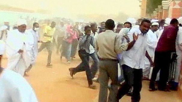 Sudan: police break up anti-austerity demo
