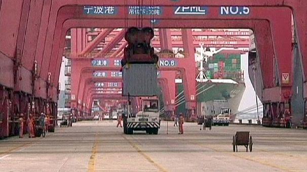 Import slump boosts China trade surplus