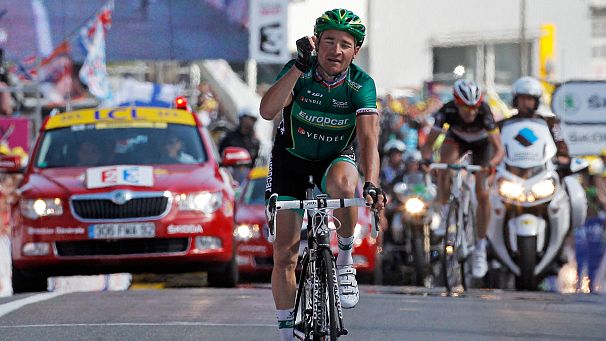 Tour de France: Voeckler wins 10th stage