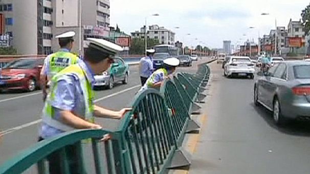 China road fence’s domino collapse