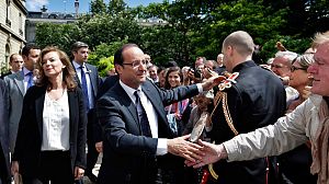 Los despidos de Peugeot son “inaceptables”, dice Hollande