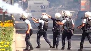 Police use water cannons against Kurdish protesters