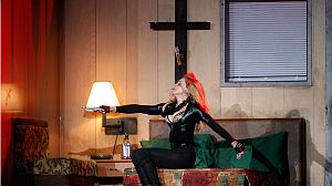 Madonna makes French fans happy, Australians sad