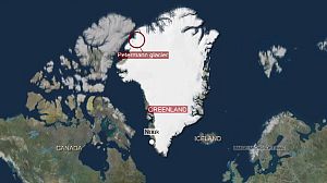 Un gran iceberg se desprende del glaciar de Petermann
