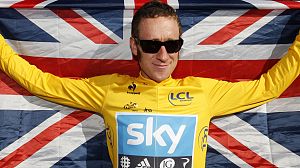 Wiggins, entrata trionfale a Parigi