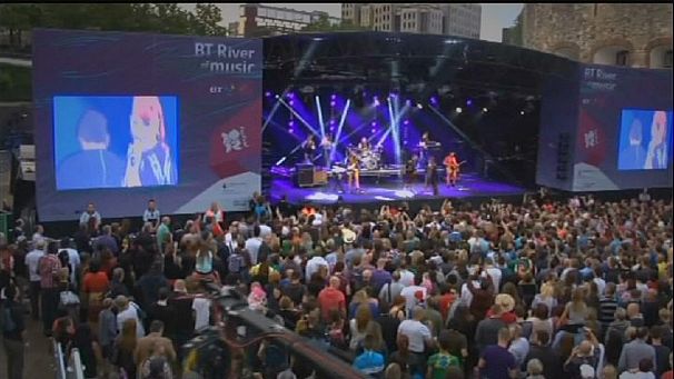 Scissor Sisters top London’s river of music