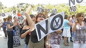 Los funcionarios españoles siguen protestando contra los recortes