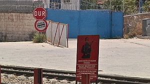 Turkey closes border with Syria