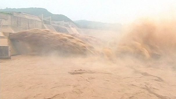 Xiaolangdi Reservoir withstands Yellow River flood