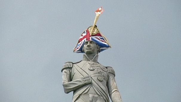 London statues get new hats