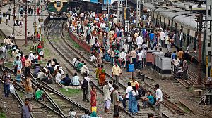 India: metà del Paese senza corrente, salvati 200 minatori intrappolati