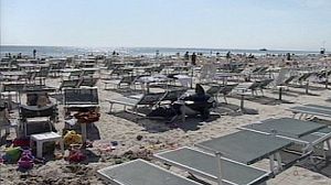 Huelga de sombrillas en Italia contra la liberalización de las playas privadas