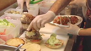 US-style food trucks please Parisian palates