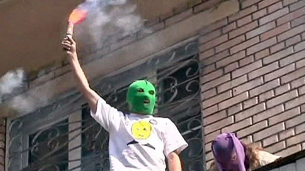 Moscow: Pussy Riot supporters protest near courthouse