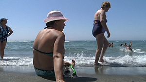Tourism down; Italians spend summer at home
