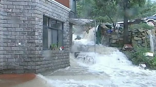 Typhoon Haikui strikes east China