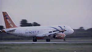 Low-cost Italy airline Windjet near collapse
