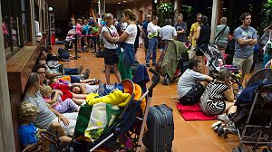 Canaries fires force mass evacuation