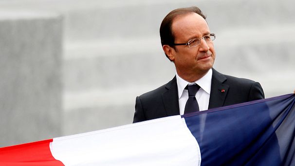 François Hollande e i suoi primi 100 giorni di passione