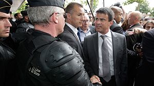 France boosts police recruitment after Amiens riots