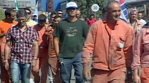 Italy: Workers protest over threatened steel plant