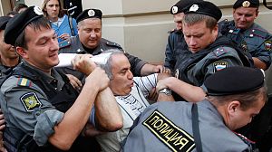 Kasparov sues Russian police over alleged beating