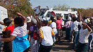 Extended deadline for striking South Africa miners to report for duty