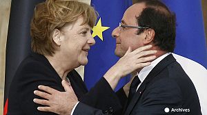 Merkel and Hollande meet to fine-tune message to Greece