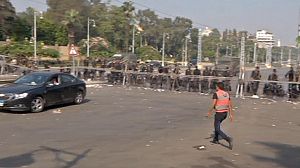 Egypt: Mursi opponents continue protest