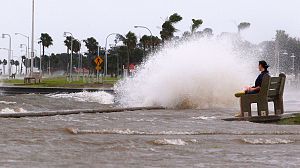 La tormenta tropical “Isaac” se convierte en un huracán frente a la costa norte del Golfo de México