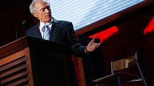 Romney chi? Negli USA furoreggia l’#eastwooding