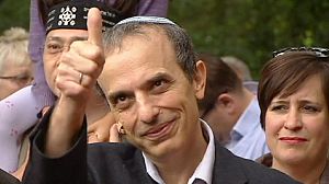 Berliners organise a support protest for attacked rabbi