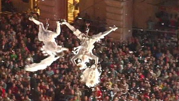 Piccadilly Circus becomes real circus