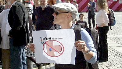 Circumcision unites German Jews and Muslims Circumcision unites German Jews and Muslims