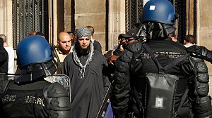 France to ban anti-US protests as film fallout spreads