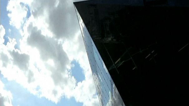 The Crystal eco-building dazzles Londoners