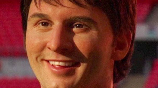 Figura de cera de Lionel Messi apresentada em Wembley