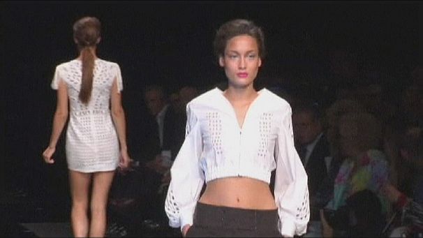 Eleganza aristocratica per la donna Gucci sulle passerelle di Milano Moda Donna.