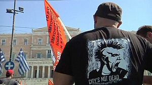 Grecia: nuove proteste mentre il governo negozia con la troika