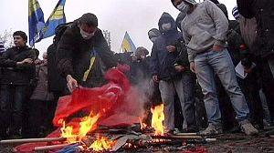 Thousands gather for Ukraine rally