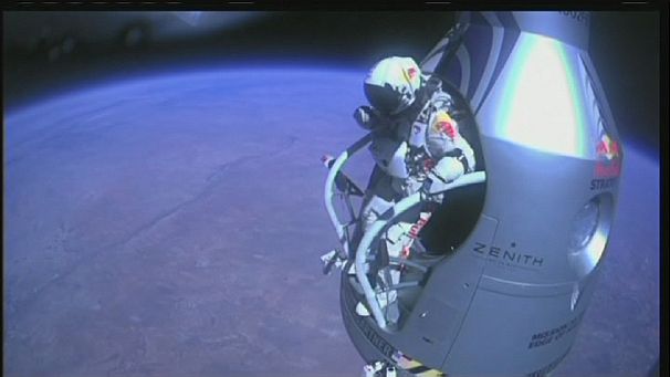 L’impresa di Felix Baumgartner, un volo record da 39mila metri