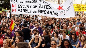 Spagna: studenti e genitori in piazza contro l’austerità