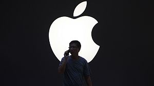 Apple unwraps mini-iPad to take on Amazon, Google
