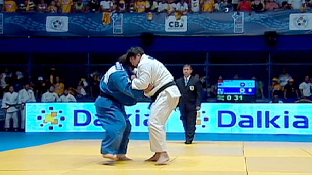 Japan win world judo team title