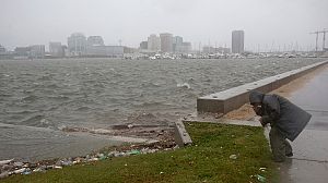 Hurricane Sandy blows into New York state