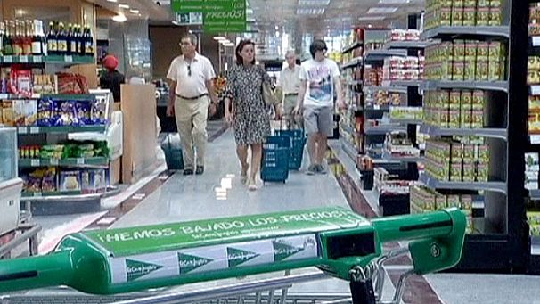 Spanish shoppers stay at home