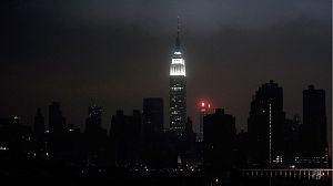 Hurricane Sandy sends the web into a spin