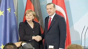 Merkel: Turkey-EU accession talks should continue