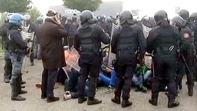 IKEA workers clash with police in Italy IKEA workers clash with police in Italy