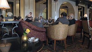 Syria opposition meets in Qatar to seek unity